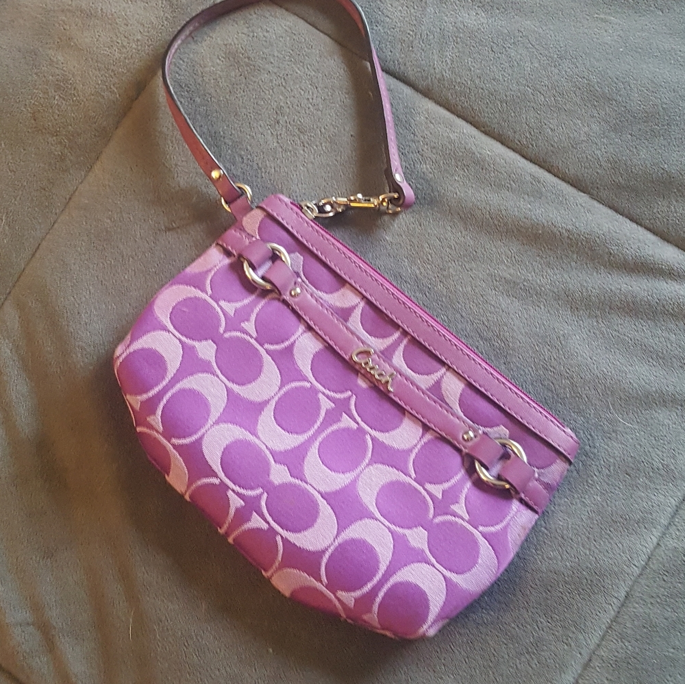 Authentic COACH wristlet‎